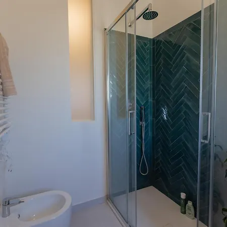 Guesthost - Termini Classy With Terrace Apartment