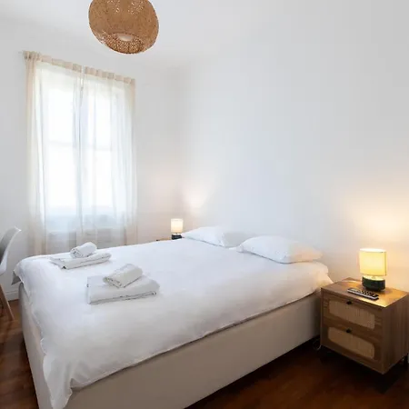 Guesthost - Termini Classy With Terrace Apartment *