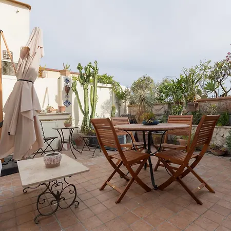 Guesthost - Termini Classy With Terrace *